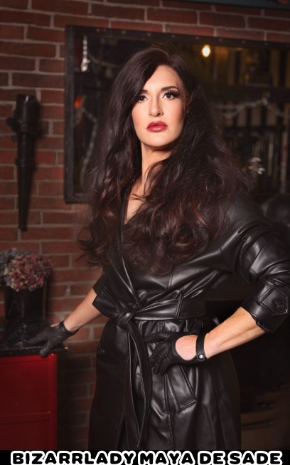 Domina Bizarrlady Maya de Sade Düsseldorf - Dominastudio Das Domizil der Gräfin - Düsseldorf, NRW | Peitsche - Deutschlands bestes Portal für Dominas BDSM & Fetisch