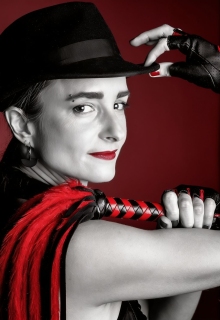 Hekate | Peitsche - Deutschlands bestes Portal für Dominas BDSM & Fetisch