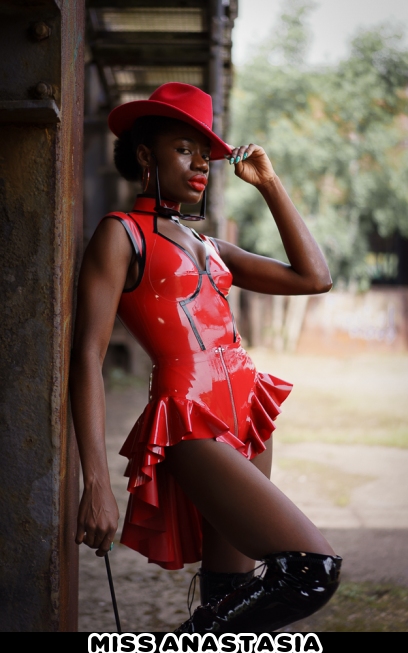 Bizarrlady Miss Anastasia - Dominastudio Das bizarre Stahlwerk - Bizarrerotik in Bochum, NRW, dominaführer für Bochum, Nordrhein-westfalen deutschland | Peitsche - Deutschlands bestes Portal für Dominas BDSM & Fetisch