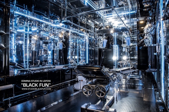 Dominastudio Black Fun | Peitsche - Deutschlands bestes Portal für Dominas BDSM & Fetisch