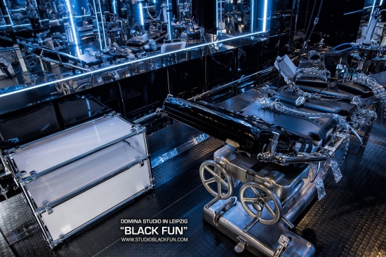 Dominastudio Black Fun | Peitsche - Deutschlands bestes Portal für Dominas BDSM & Fetisch