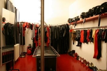 Herrin Roxana | Peitsche - Deutschlands bestes Portal für Dominas BDSM & Fetisch