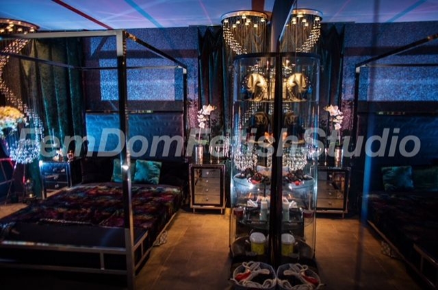 FemDom Fetish Studio | Peitsche - Deutschlands bestes Portal für Dominas BDSM & Fetisch