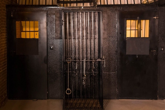 Das Domizil der Gräfin | Peitsche - Deutschlands bestes Portal für Dominas BDSM & Fetisch