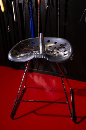 Das Domizil der Gräfin | Peitsche - Deutschlands bestes Portal für Dominas BDSM & Fetisch
