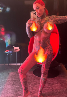 Lady Lara Steel | Peitsche - Deutschlands bestes Portal für Dominas BDSM & Fetisch