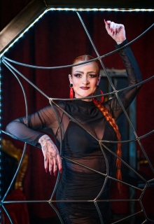 Lady Valerie Venom | Peitsche - Deutschlands bestes Portal für Dominas BDSM & Fetisch
