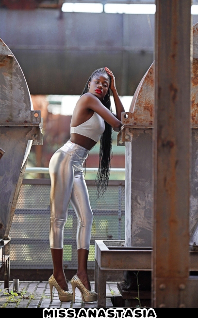 Bizarrlady Miss Anastasia - Dominastudio Das bizarre Stahlwerk - Bizarrerotik in Bochum, NRW, dominaführer für Bochum, Nordrhein-westfalen deutschland | Peitsche - Deutschlands bestes Portal für Dominas BDSM & Fetisch