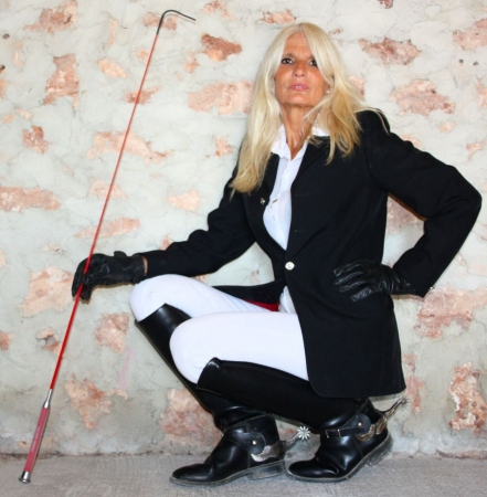 Natascha von Steinberg | Peitsche - Deutschlands bestes Portal für Dominas BDSM & Fetisch