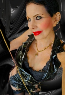 Scarlett Du Vall | Peitsche - Deutschlands bestes Portal für Dominas BDSM & Fetisch
