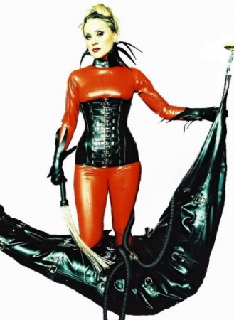 Herrin Roxana | Peitsche - Deutschlands bestes Portal für Dominas BDSM & Fetisch