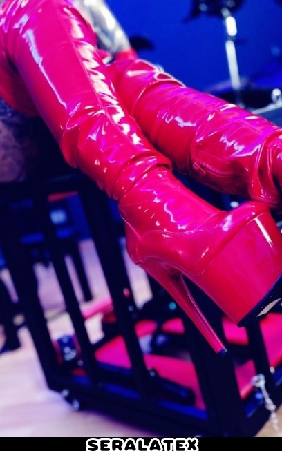 Halle Saale Domina SeraLATEX - Dominastudios - Ladies in Dominastudios, Sachsen-Anhalt Deutschland | Peitsche - Deutschlands bestes Portal für Dominas BDSM & Fetisch