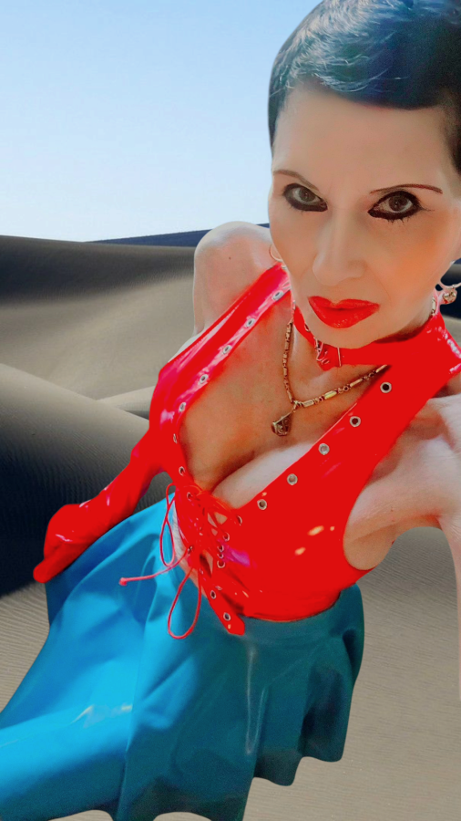 Scarlett Du Vall | Peitsche - Deutschlands bestes Portal für Dominas BDSM & Fetisch