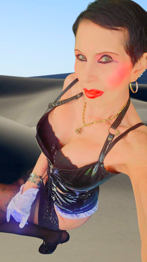 Scarlett Du Vall | Peitsche - Deutschlands bestes Portal für Dominas BDSM & Fetisch