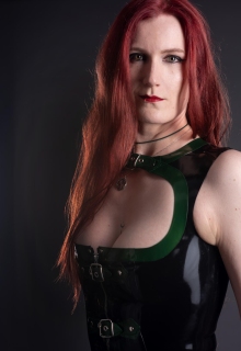 Black Valcyria | Peitsche - Deutschlands bestes Portal für Dominas BDSM & Fetisch