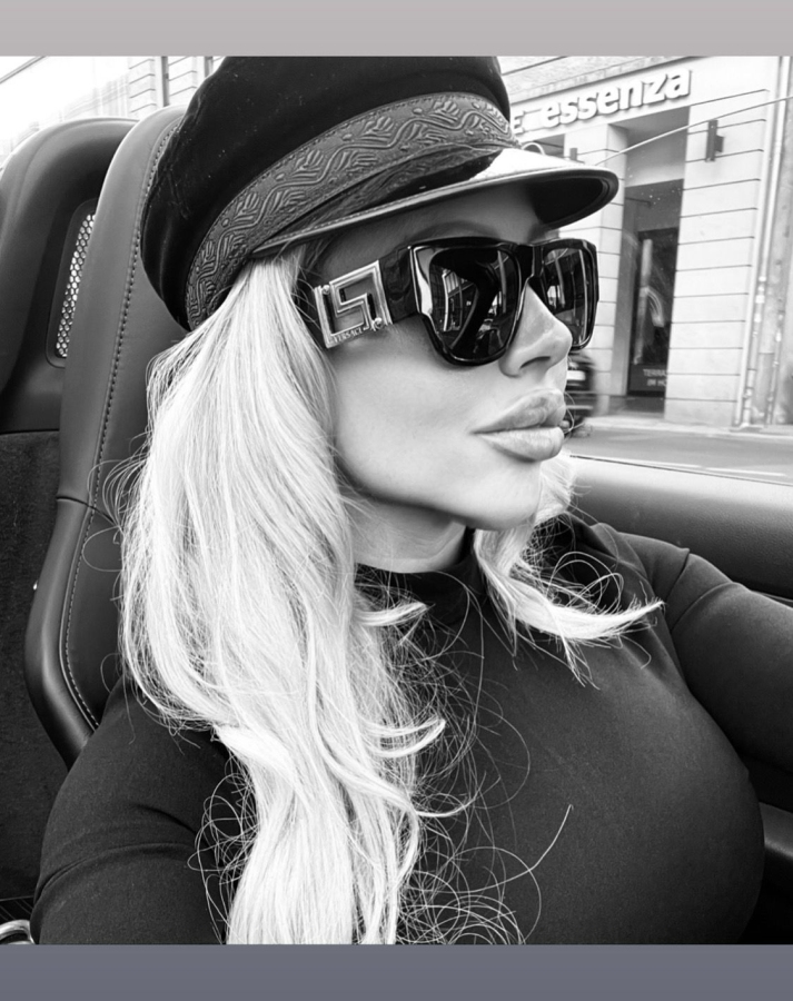 Kate Frost | Peitsche - Deutschlands bestes Portal für Dominas BDSM & Fetisch