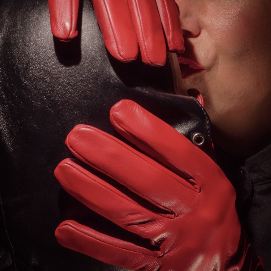 Nala Ares | Peitsche - Deutschlands bestes Portal für Dominas BDSM & Fetisch