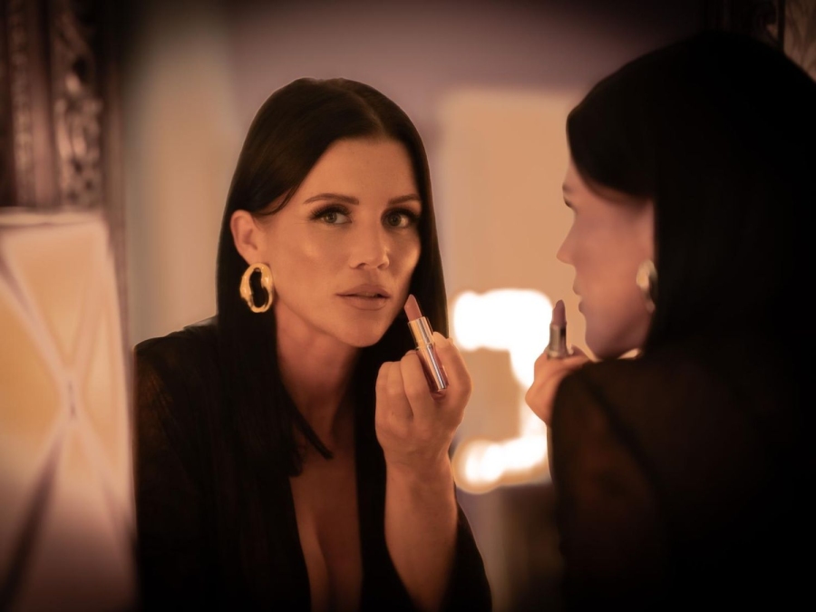 Miss Chloe Avelle | Peitsche - Deutschlands bestes Portal für Dominas BDSM & Fetisch