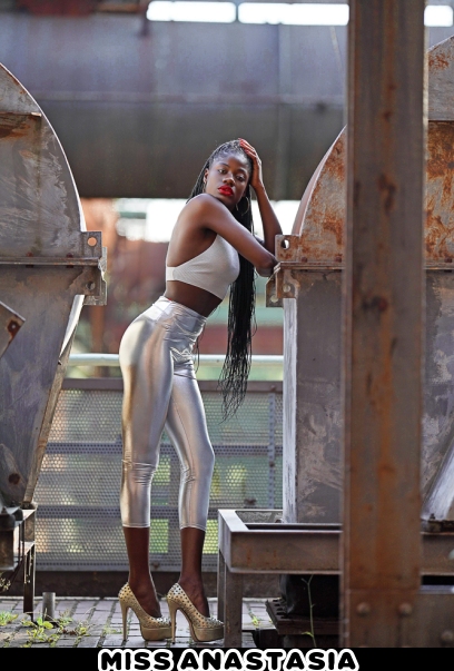 Bizarrlady Miss Anastasia - Dominastudio Das bizarre Stahlwerk - Bizarrerotik in Bochum, NRW, dominaführer für Bochum, Nordrhein-westfalen deutschland | Peitsche - Deutschlands bestes Portal für Dominas BDSM & Fetisch