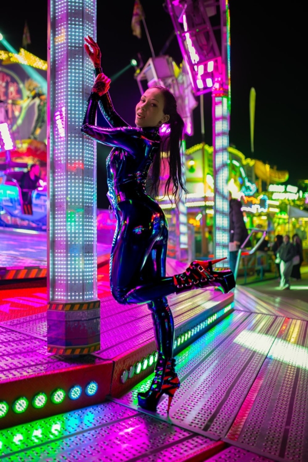 Miss Mira Winchester | Peitsche - Deutschlands bestes Portal für Dominas BDSM & Fetisch