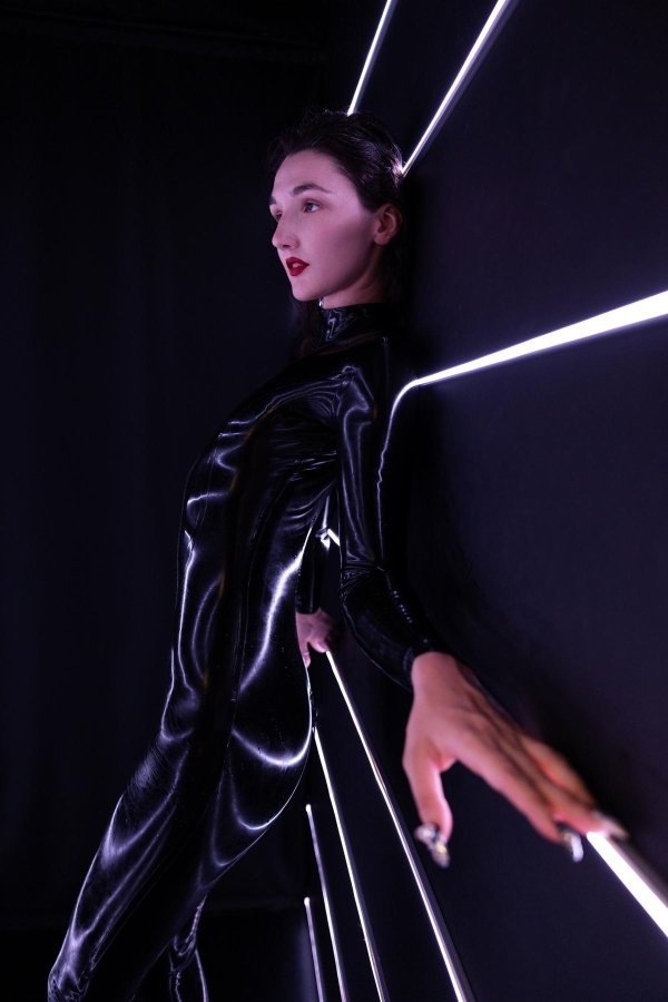 Domina Miss Sayuri | Peitsche - Deutschlands bestes Portal für Dominas BDSM & Fetisch