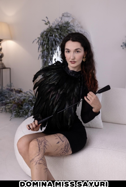 Miss Sayuri - Domina in Wien - Dominastudios, Österreich, Studio Darkest Dreams, Dominaführer Wien, Österreich, Berlin | Peitsche - Deutschlands bestes Portal für Dominas BDSM & Fetisch