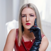 Rabea Cross | Peitsche - Deutschlands bestes Portal für Dominas BDSM & Fetisch