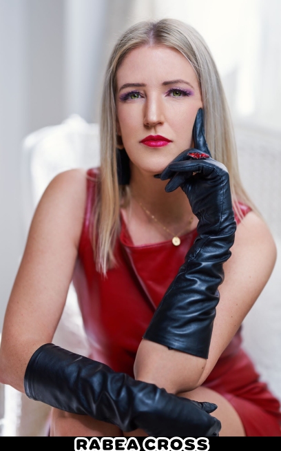 Bizarrlady Rabea Cross - Dominastudio Das bizarre Stahlwerk - Bizarrerotik in Bochum, NRW, dominaführer für Bochum, Nordrhein-westfalen deutschland | Peitsche - Deutschlands bestes Portal für Dominas BDSM & Fetisch