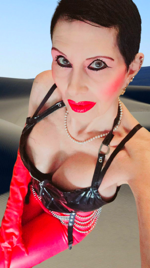 Scarlett Du Vall | Peitsche - Deutschlands bestes Portal für Dominas BDSM & Fetisch