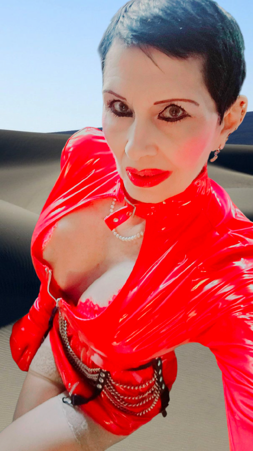 Scarlett Du Vall | Peitsche - Deutschlands bestes Portal für Dominas BDSM & Fetisch