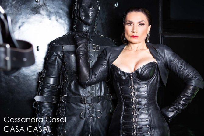 Lerne von der Besten! | Peitsche - Deutschlands bestes Portal für Dominas BDSM & Fetisch